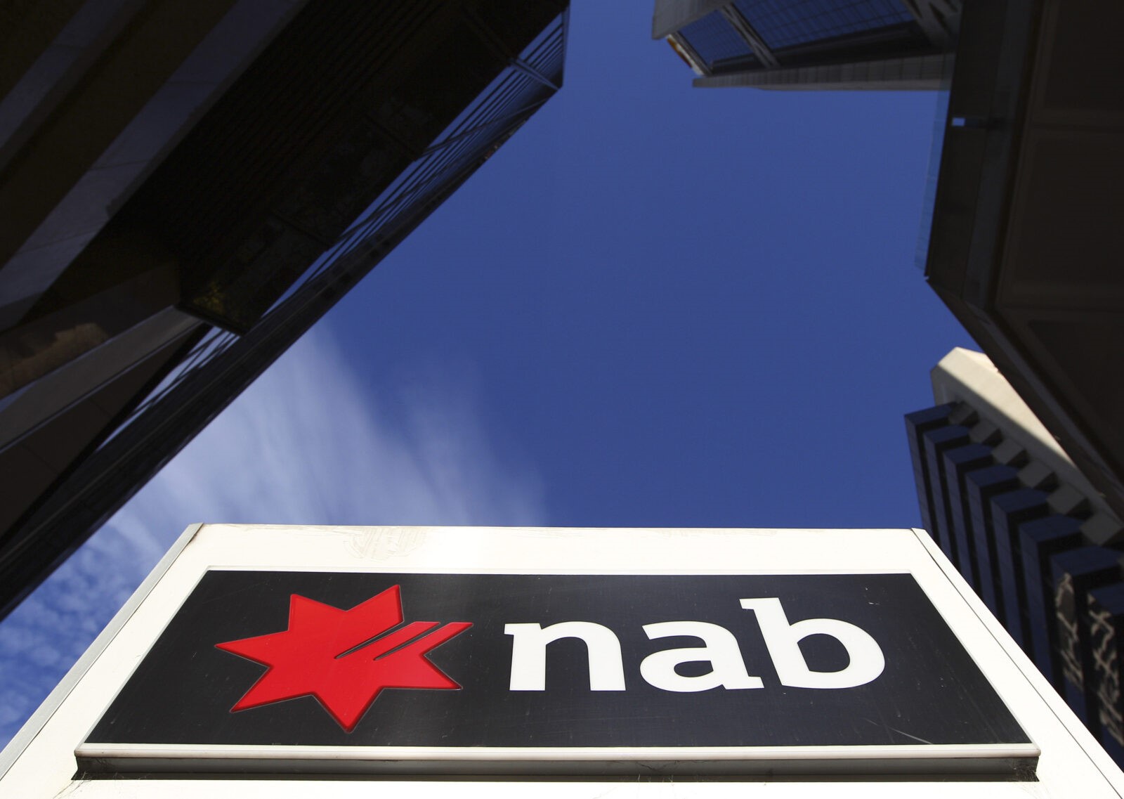 National Australia Bank Abandons ETH-Based Stablecoin for Ubiquity Project: A Sign of Fintech Agility